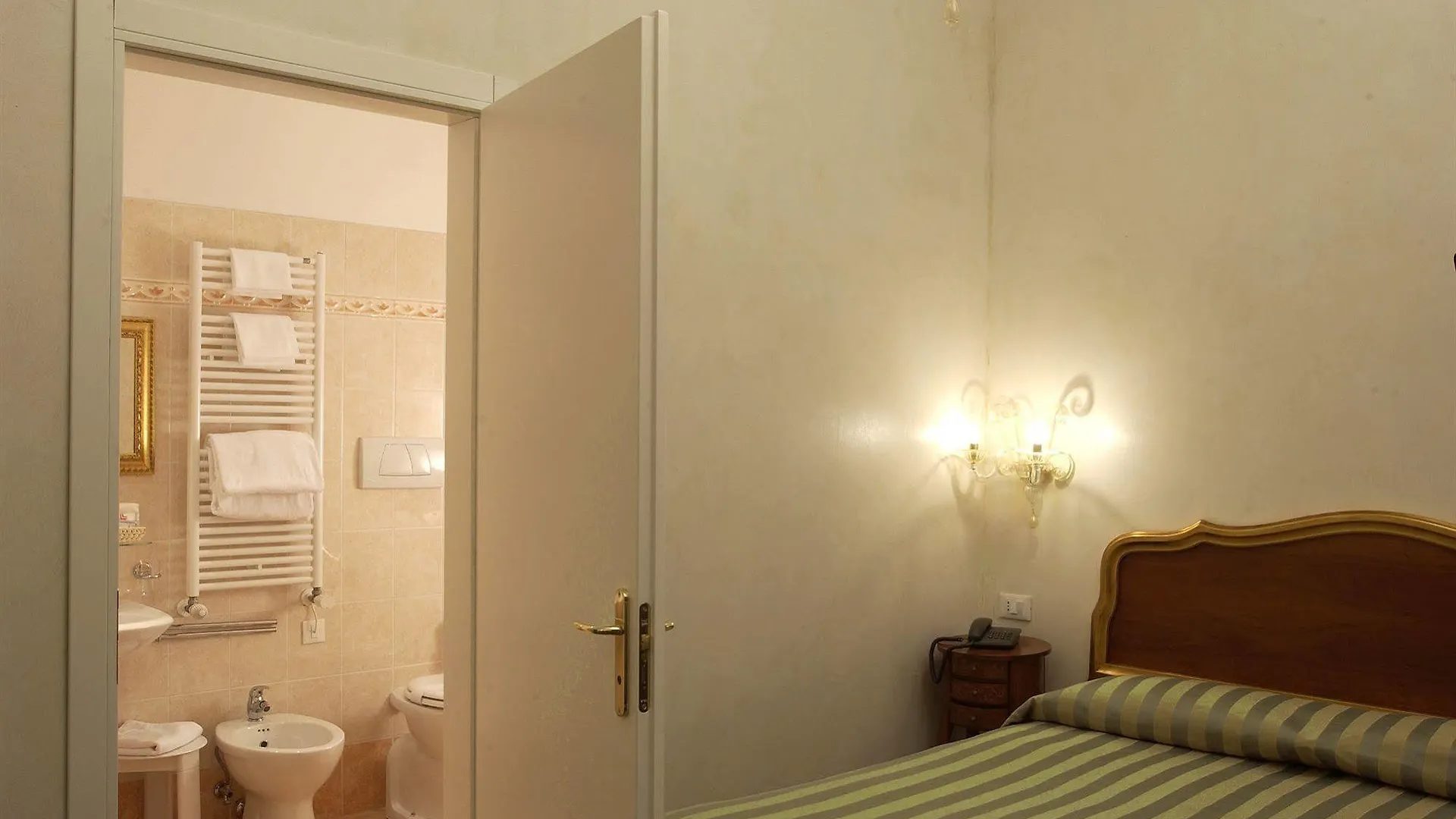 Hotel Locanda Canal Venedig Italien